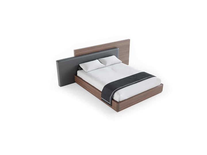 Tweepersoonsbed - plat hoofdeinde en houten bedframe
