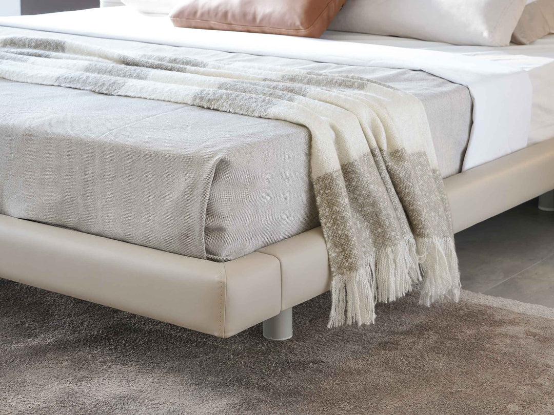 Monno Slim Bed - Gestoffeerd