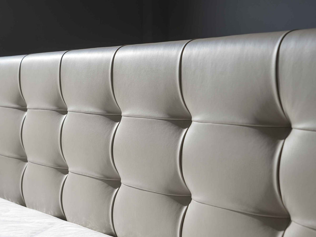 Monno Slim Bed - Gestoffeerd