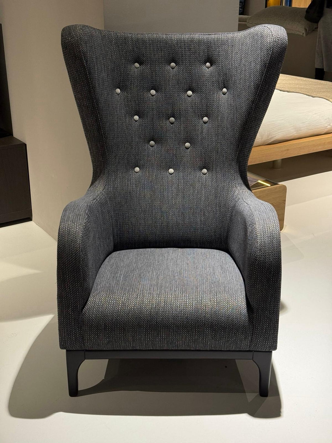 Loya Armchair